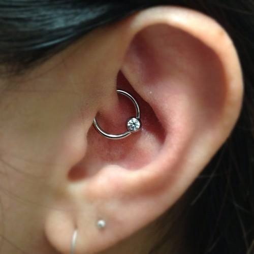 Piercing Daith, el piercing para las Migrañas.